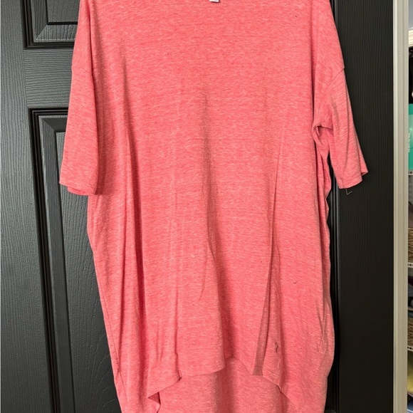 LuLaRoe Tops - LuLaRoe Coral Short Sleeve Tee